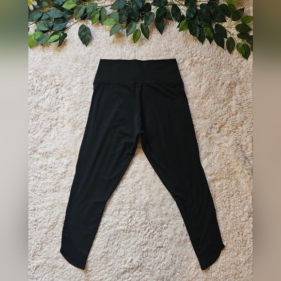 Silver Icing Exclusives Women's Cropped Sheer Insert Leggings - Picture 3 of 7